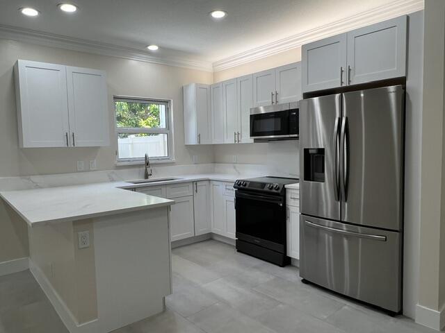 239 Leland Ln