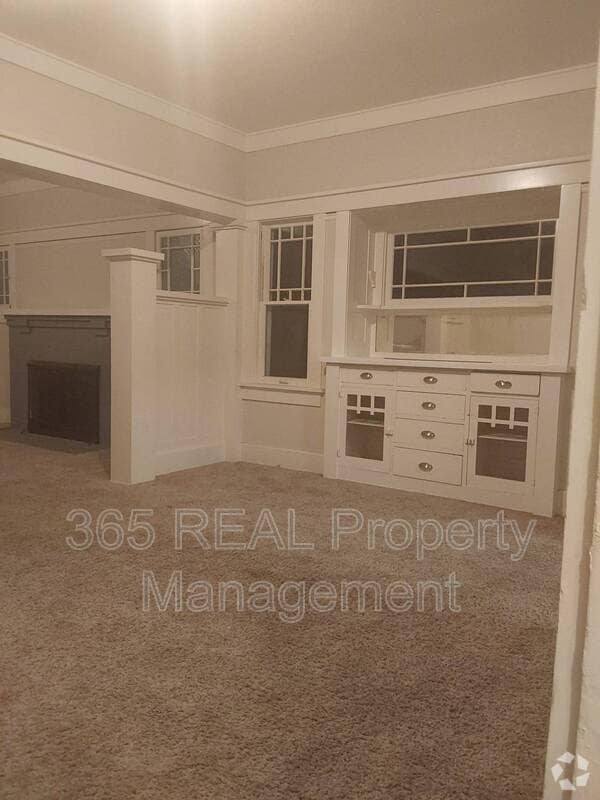 Building Photo - 1743 7th Ave Unit 2 Rental