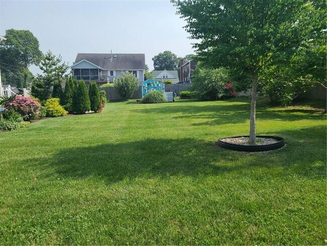 98 Alden Ave