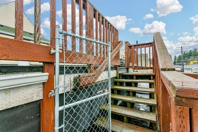 Photo - 5225 S Tacoma Way Unidad B