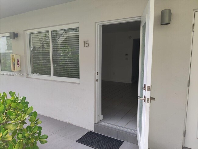 Photo - 740 Meridian Ave Unit 15