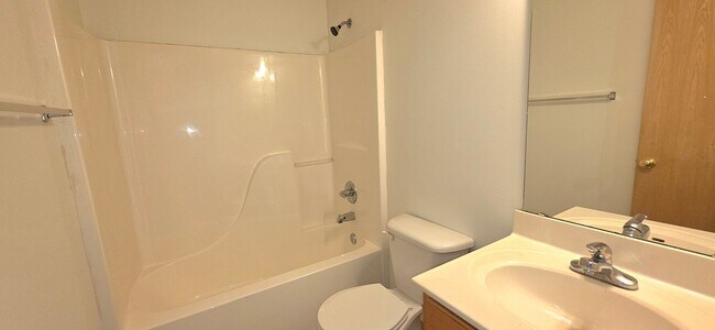 Photo - Brook 3760/3762 Unit 3762