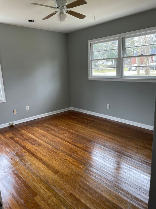 Photo - 1089 Buist Ave