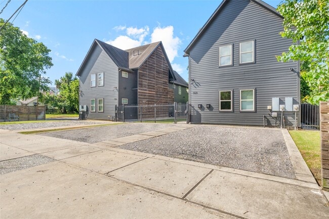 3426 Tuam St Unit A