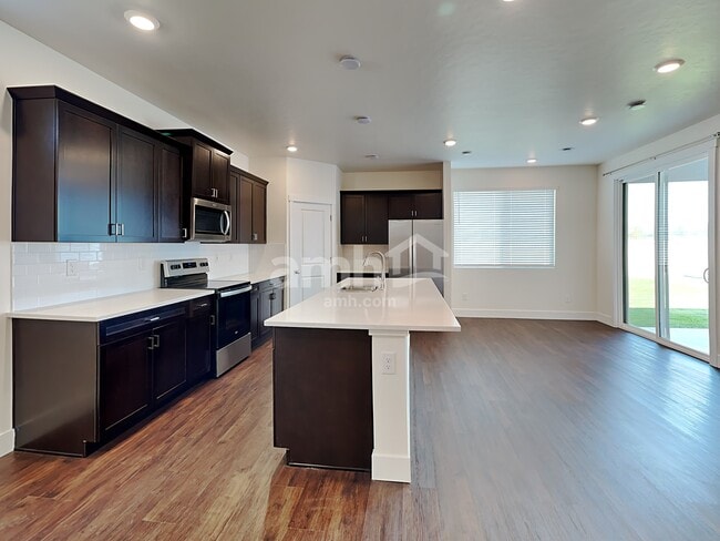 Photo - 9444 Wabash St