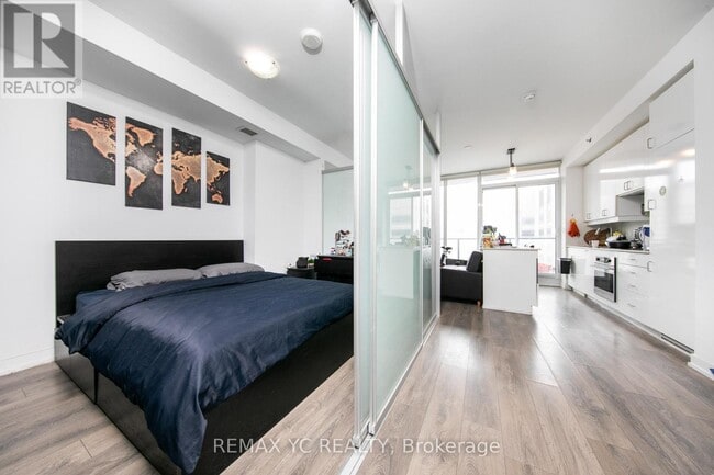 Photo - 426 University Ave Unit 2610