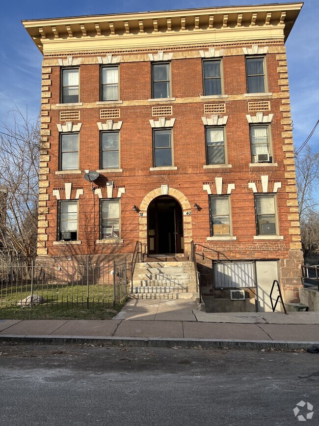 Building Photo - 38-40 Sanford Street Unit 40-B2 Rental