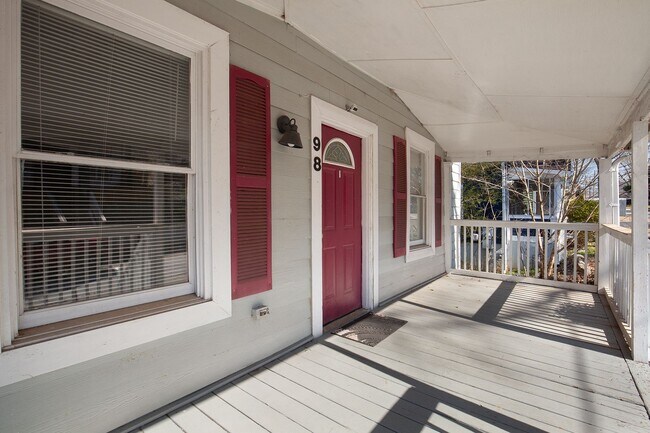 Photo - Spacious 3bd/2ba Bungelow w/ Rear Deck and Large Backyard!