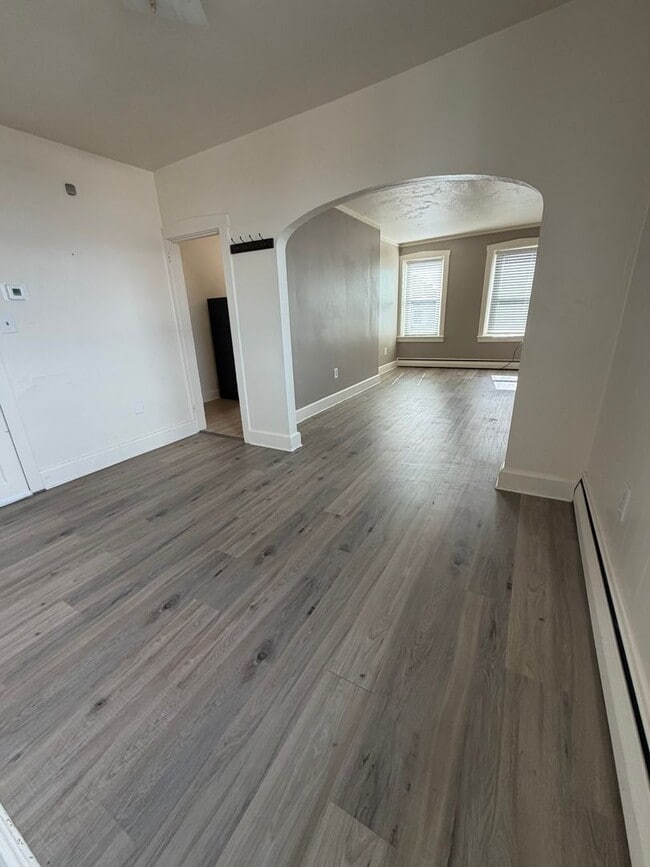 Building Photo - 19-21 S. Market St. Unit Apartment 301 (3)