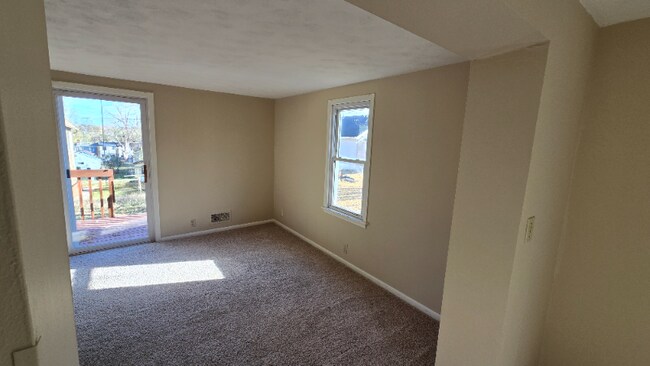 Photo - 336 2nd Ave S Unidad Rear