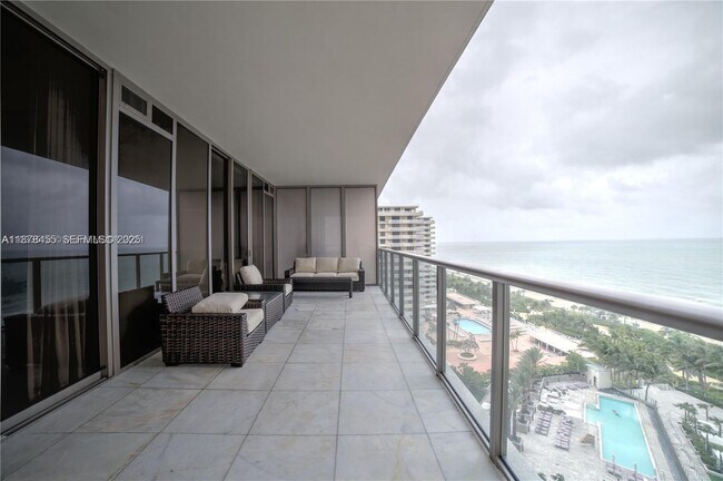 Building Photo - 9705 Collins Ave Unit 1204N