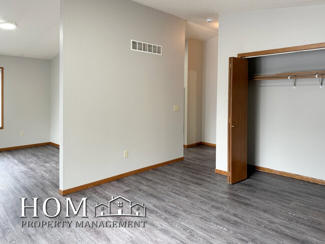 Photo - 320 E Lafayette St