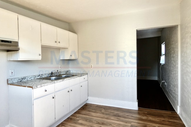 Photo - 420 Barker St Unit C