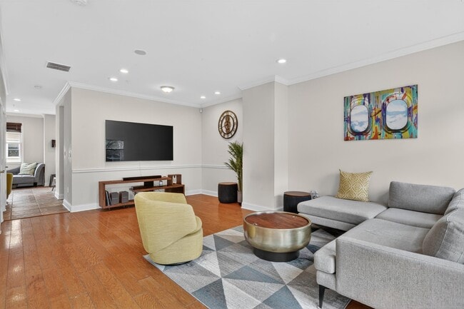 Photo - 354 Oswego Ct