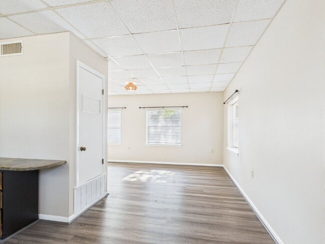 Photo - 321 W Park St Unit 3