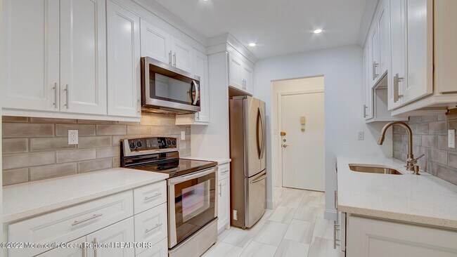 Photo - 231 Medford Ct