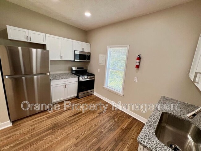 Photo - 502 William St Unit 4