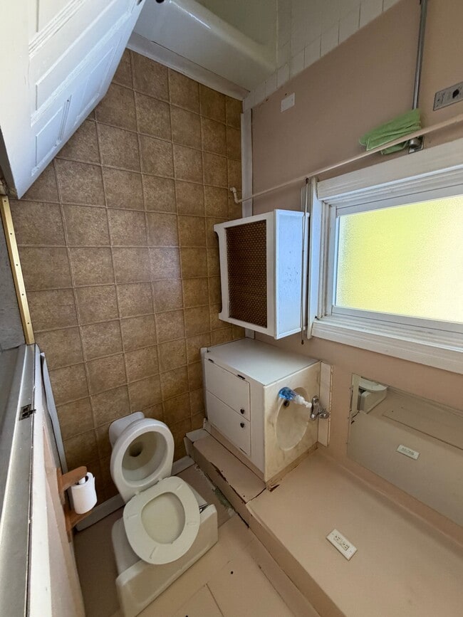 Photo - 834 Latimer St Unit 1