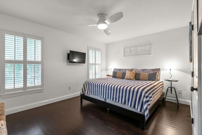 Photo - 36 Weeden St Unit ID1281973P