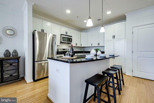 Photo - 444 W Broad St Unit 523
