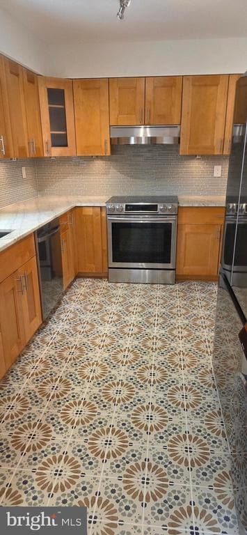 Photo - 165 Leeds Ct W