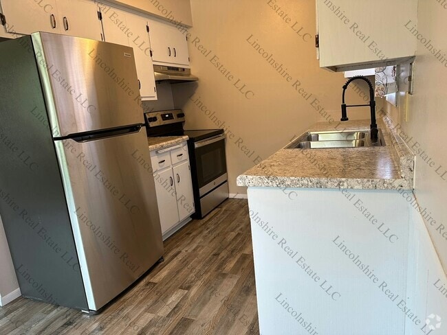 Building Photo - 1015 Summit Ave Unit 2 Rental