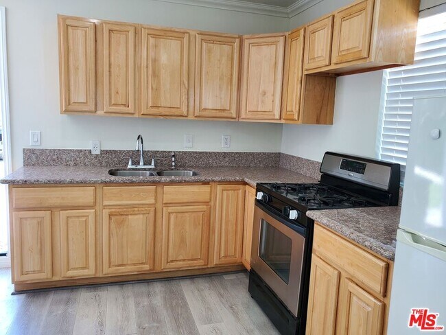 Photo - 142 Serrano Ave