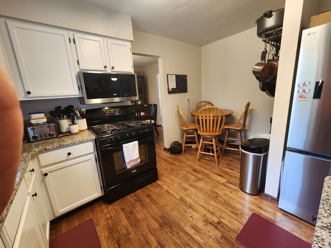 Photo - 321 Mayberry Ln