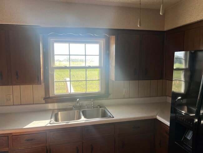 Photo - 4103 Happy Valley Rd