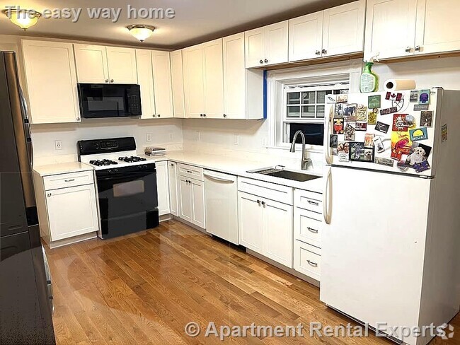 Building Photo - 37 Charnwood Rd Rental