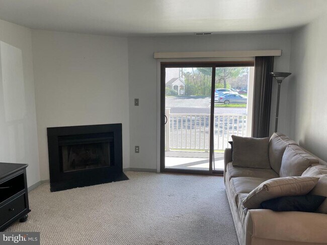 Photo - 2115 Sandra Rd