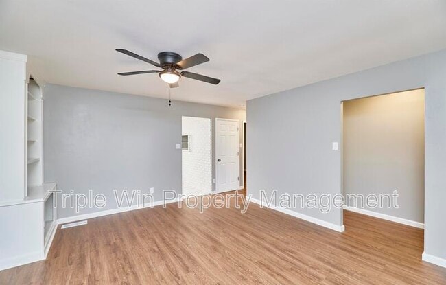 2400 E Humes Ln