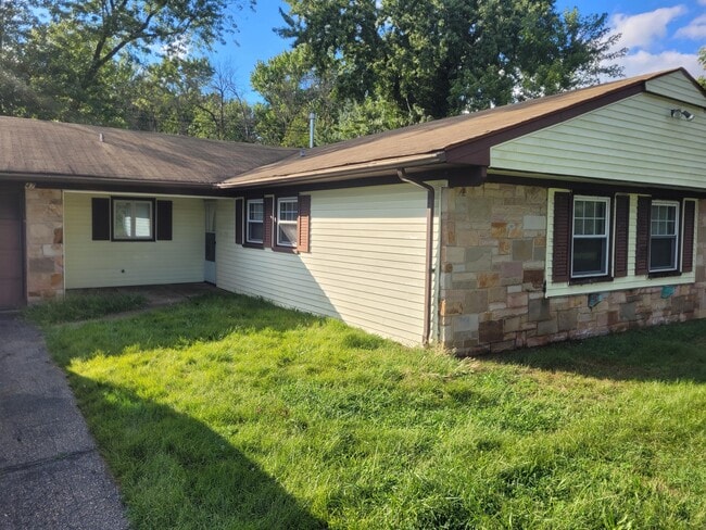 Building Photo - 47 Holstone Ln