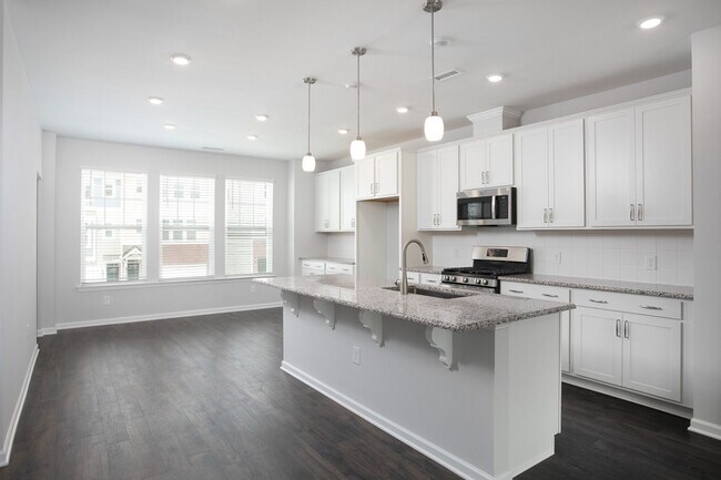 Photo - Gorgeous Townhome With Loads of Amenities in Ellis Crossing!