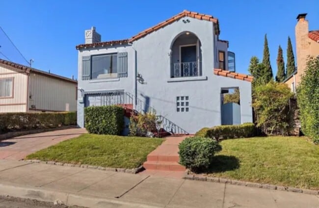 Building Photo - 1609 Marin St Rental