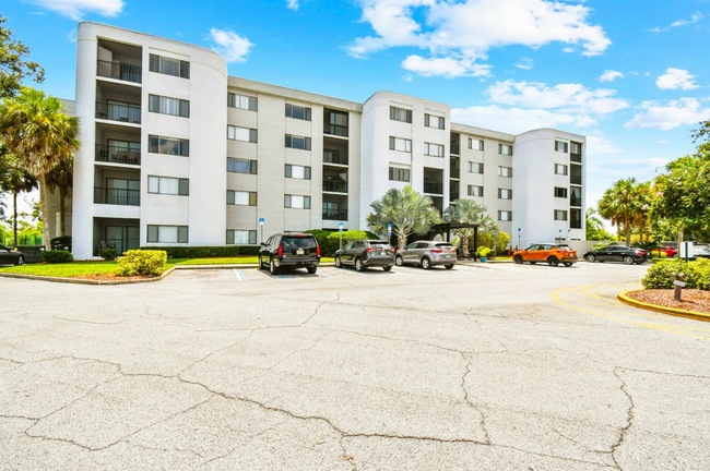 Building Photo - Lakeshore Club Rental