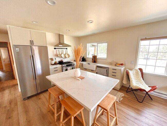 Photo - 396 Juniper Dr