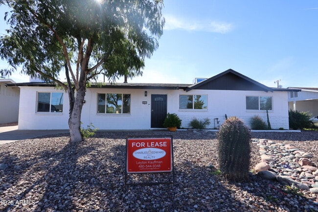 Photo - 1011 W Elna Rae St