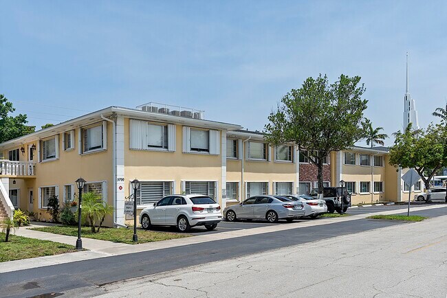 Building Photo - 5700 NE 22nd Way Unit 323