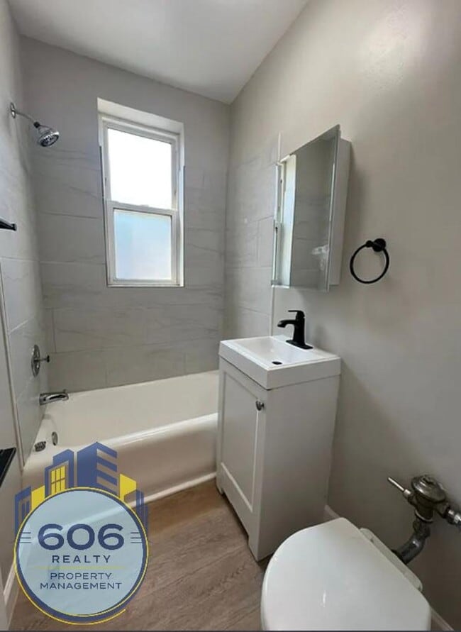 Photo - 6912 N Ashland Ave Unit 106