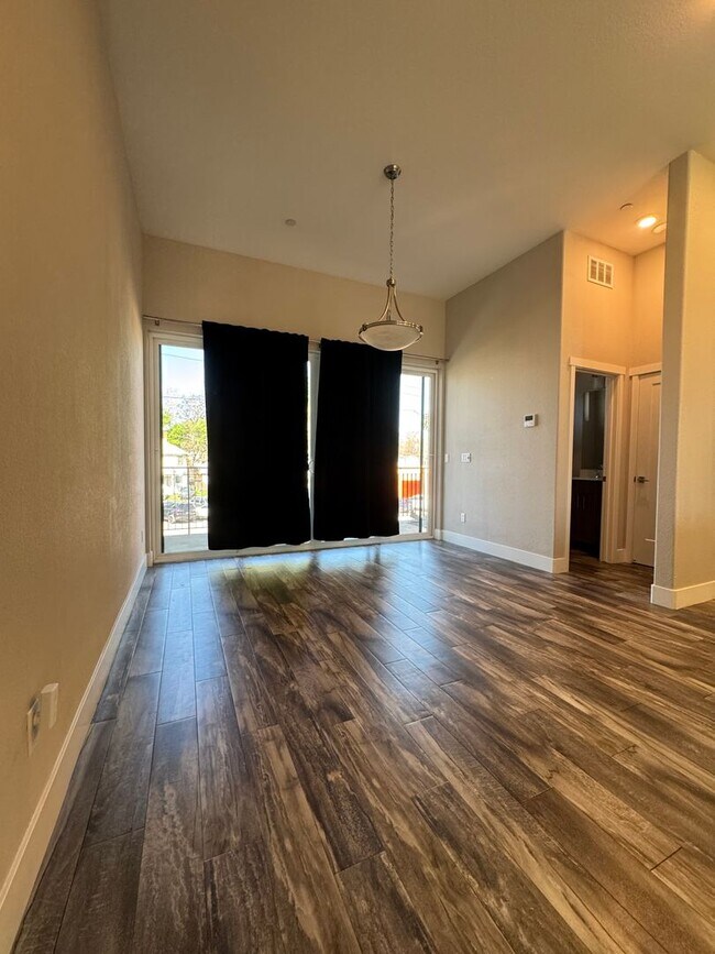 Photo - Work Downtown?