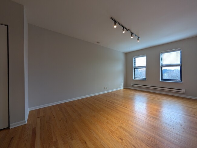 Building Photo - 2832 W Palmer St Unit 301