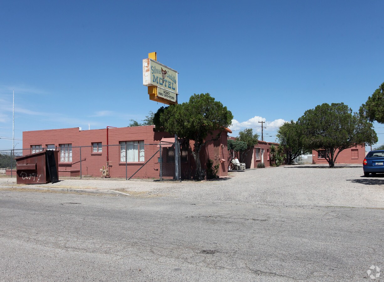 Photo - Silver Saddle Apartments
