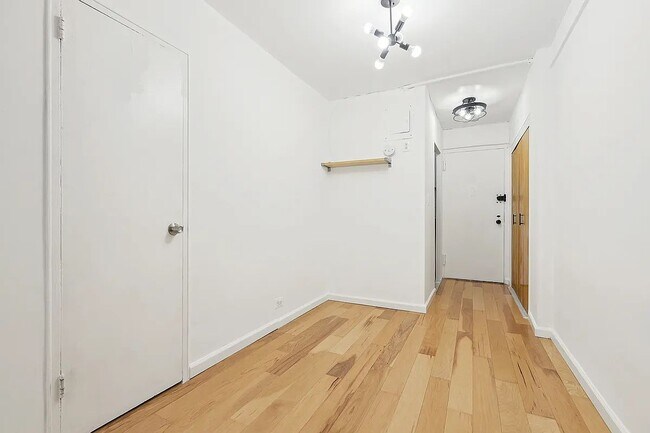 210 E 36th St Unit 6-C