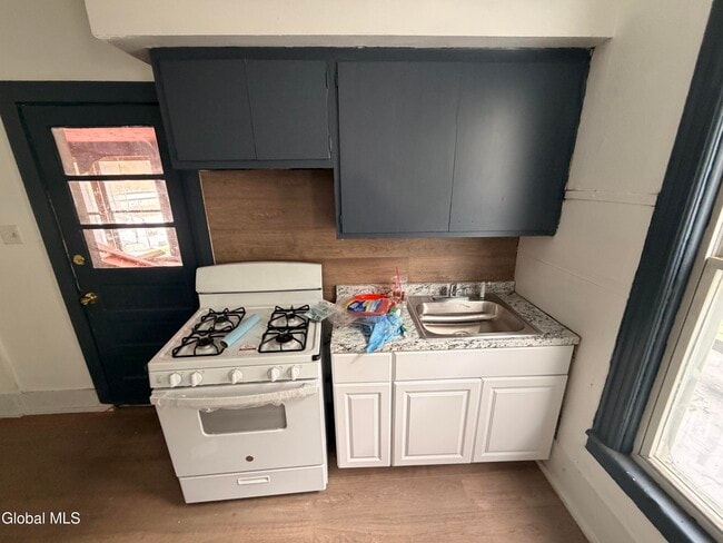 Photo - 51 Arch St Unit Down