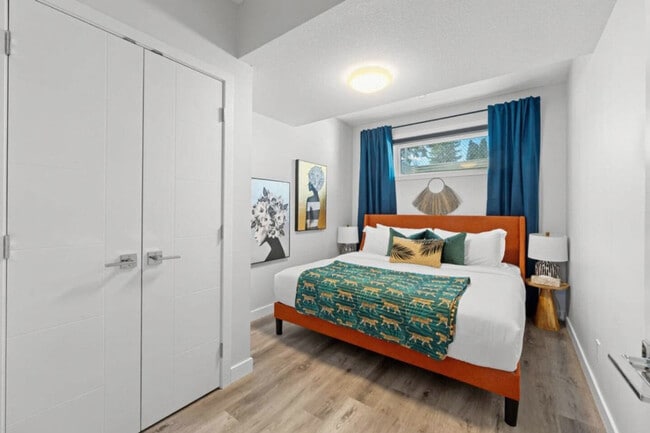 Photo - 15803-15897 97 Ave NW Unit SI ID1308602P