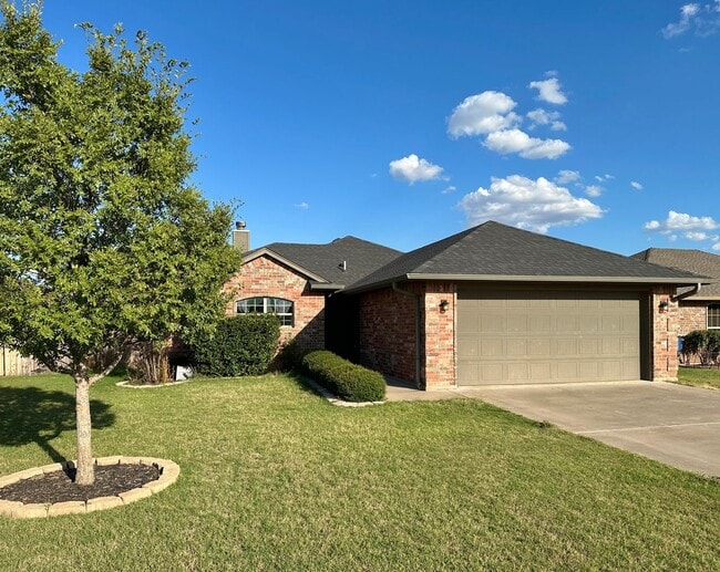 Photo - 607 Northwest Granite Avenue