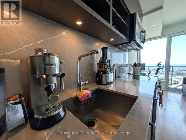 Photo - 135 E Liberty St Unit 2313