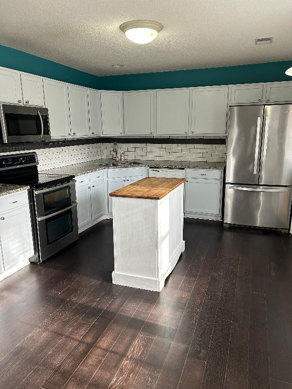 Photo - 305 Rose Marie Ln