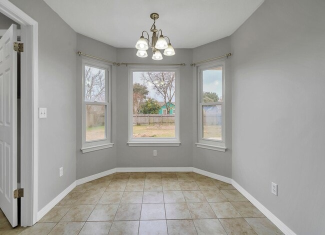 Photo - Charming East Navarre Home